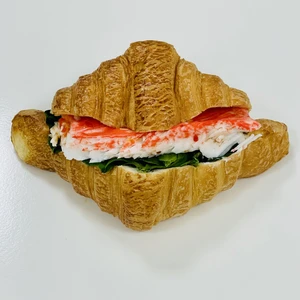 Круассан с крабовым мясом